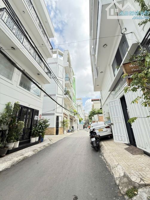 🏢 TOÀ NHÀ CHDV 6 TẦNG, NƠ TRANG LONG – DÒNG TIỀN 50 TRIỆU/THÁNG, HẺM XE HƠI - 10