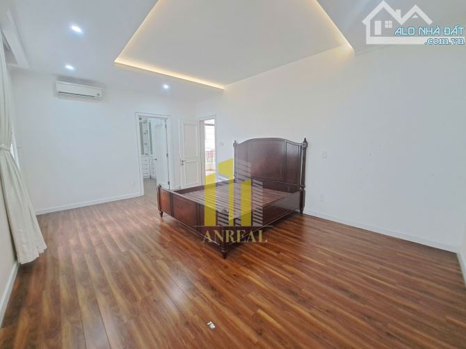 BIỆT THỰ HIỆN ĐẠI ĐƯỜNG NGUYỄN VĂN HƯỞNG - CÓ SẴN NỘI THẤT GIÁ 65 TRIỆU - 10