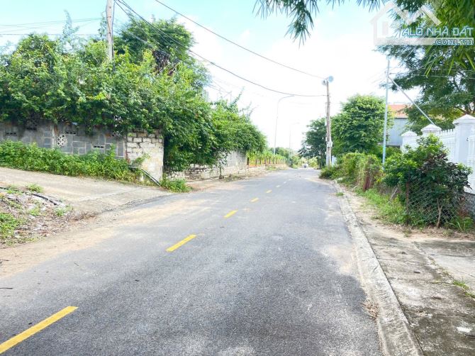 MỘT LÔ ĐẤT KHU DÂN CƯ ĐÔNG ĐÚC  XÃ LONG ĐIỀN - BRVT  Dt 500 m 20 x23 nở hau 26 m  Giá 1ty9 - 1