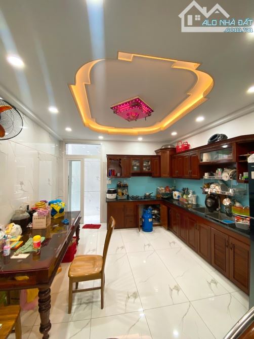 Bán gấp nhà đẹp ở ngay Quốc Lộ 50, xe hơi đỗ cửa, 57m2, 5T, SHR, HCĐ, chỉ 8.95 tỷ. - 1