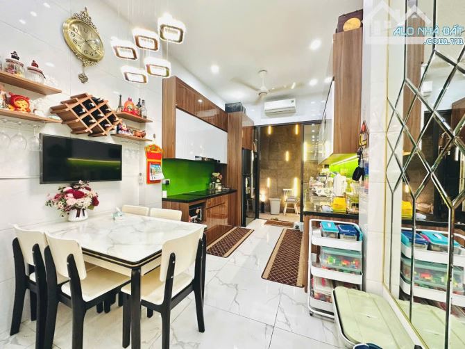 Hàng hiếm tại Nguyễn Ngọc NạiThanh Xuân 48m2, 5 tầng giá 13.5 tỷ, ô tô đỗ. - 1