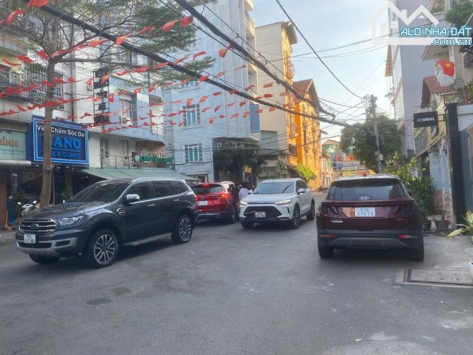 Bán Biệt Thự Hẻm 8mét,Lê Văn Sỹ,P,14,Quận,3 ( 6,3x25m) Nở hậu;11m2,198m2,Kc;3 Tầng,37 ỷ - 1