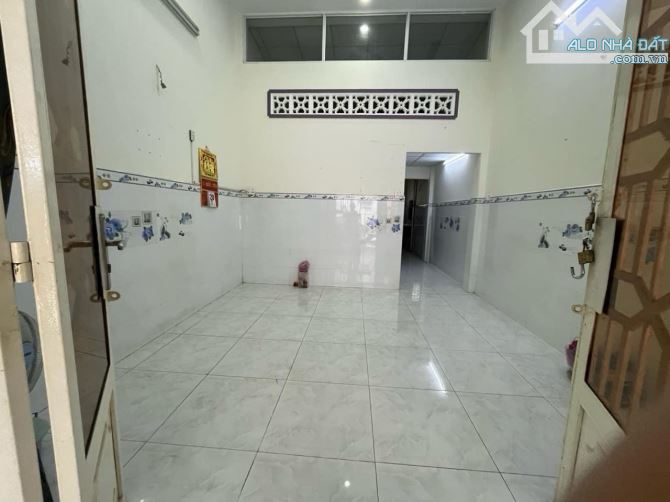 Nhà trệt lửng 4x12.8=51m2, SHR, Xây kiên cố, Hoàn công đủ, Đường Nguyễn Thị Đành, HM, 1.tỷ - 1