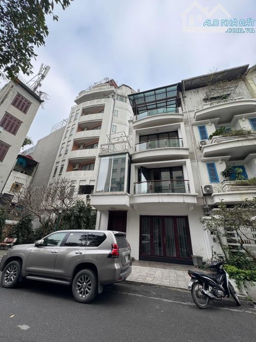 Chính chủ bán nhà 4 tầng phố Linh Lang 95m chỉ 26,5 tỷ, ô tô 7 chỗ vào , Ba Đình - 1