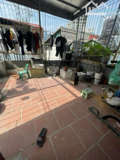trung tâm ba đình - ngõ rộng - cách ô tô đỗ 50m - dân xây chắc chắn - lên tầng thoải mái - 1