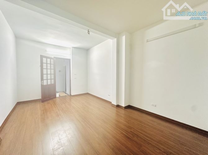 6.68 tỷ bán nhà phố Trần Khát Chân diện tích 30m2, mặt tiền rộng 4m, nhà xây 4 tầng, 4 ngủ - 1