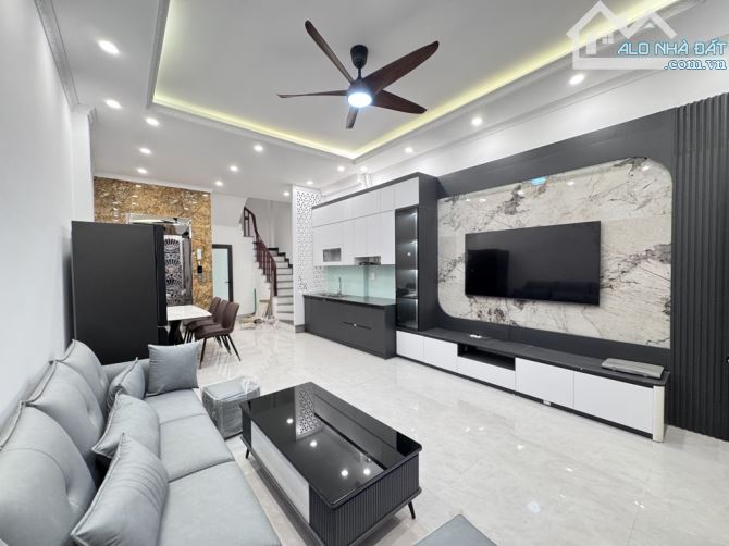 Bán Nhà Cổ Linh -Đàm Quang Trung: 55m2x6Tầng, Full Nội Thất.Gía 11Tỷ Nhỉnh - 1