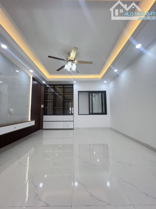 Bán nhà Đông Mỹ, Thanh Trì, 56m2 x 4,5 tầng, xây mới, 10m ô tô tránh, giá 5,45 tỷ - 1