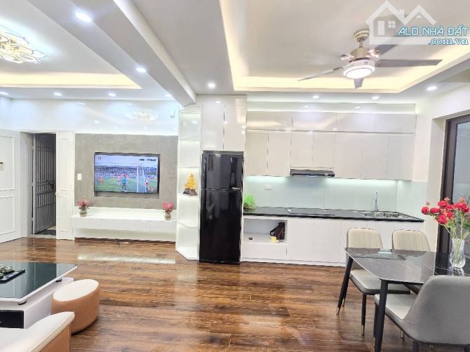 CHUNG CƯ VIỆT HƯNG - GẦN TRUNG TÂM VINHOME REVERSIDE - ĐƯỢC HƯỞNG TIỆN ÍCH CỦA VINHOME - L - 1