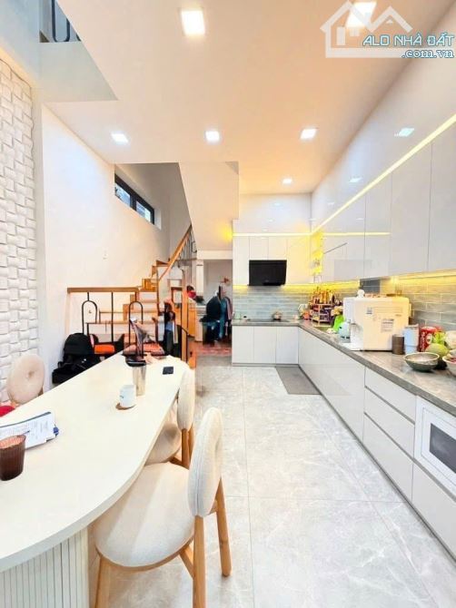 CHÍNH CHỦ BÁN NHÀ NGUYỄN TRỌNG TUYỂN,Q PHÚ NHUẬN, DT 100M2,GIÁ 14 TỶ TL,NHÀ ĐẸP - 1
