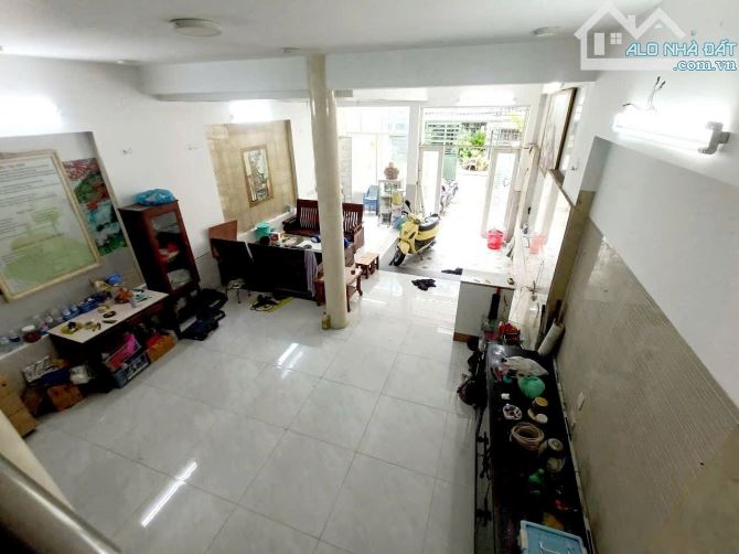 Bán CHDV Dương Quảng Hàm F5 DT  gần 200m2 đường 8m thông giá chỉ 23,5 tỷ TL - 1