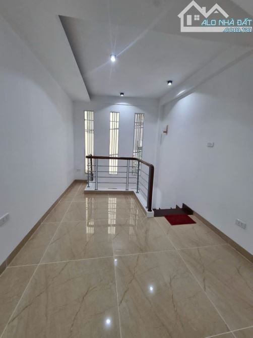 Nhà Đẹp Trung Tâm Cầu Giấy – 5 Tầng, MT 6.5m, Gần Phố, Khu Vip Nghĩa Tân – Giá 9.9 Tỷ - 1