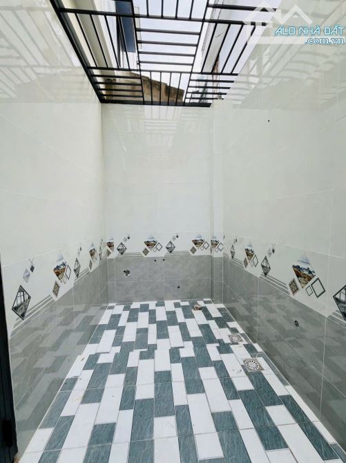Nhà 1 trệt, 2 lầu, Khu Dân Cư An Sương, 4x16m, đối diện công viên nhỏ, 7.89 tỷ TL - 1