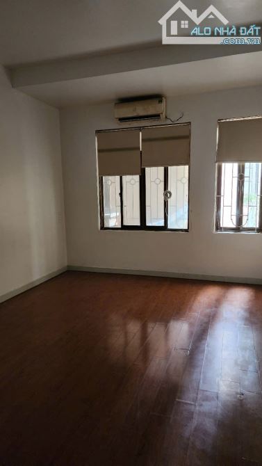 Cho thuê nhà phố Hào Nam – Đống Đa, 30m² x 4.5 tầng – Gần ô tô – Kinh doanh hoặc ở gia - 1