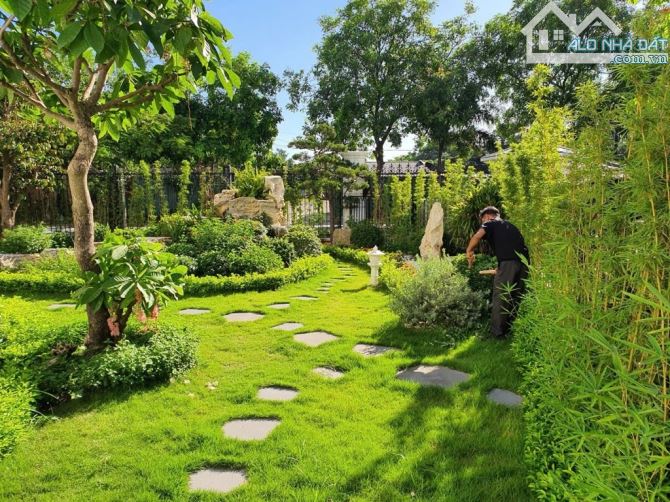 BIỆT THỰ ELEGANT PARK VILLA 375M2, LÔ GÓC 3 MẶT TIỀN, 4 TẦNG, VIEW VƯỜN HOA, GẦN AEON MALL - 1
