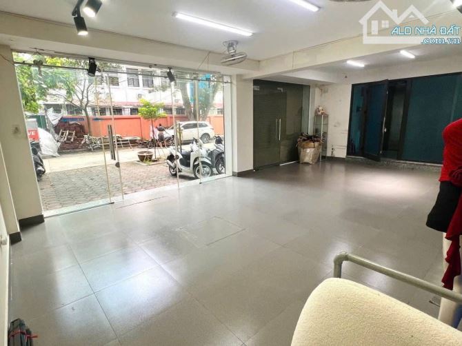 Cho thuê MBKD ngõ ô tô Trần Quang Diệu 50m2, MT9m, 15 Triệu - 1