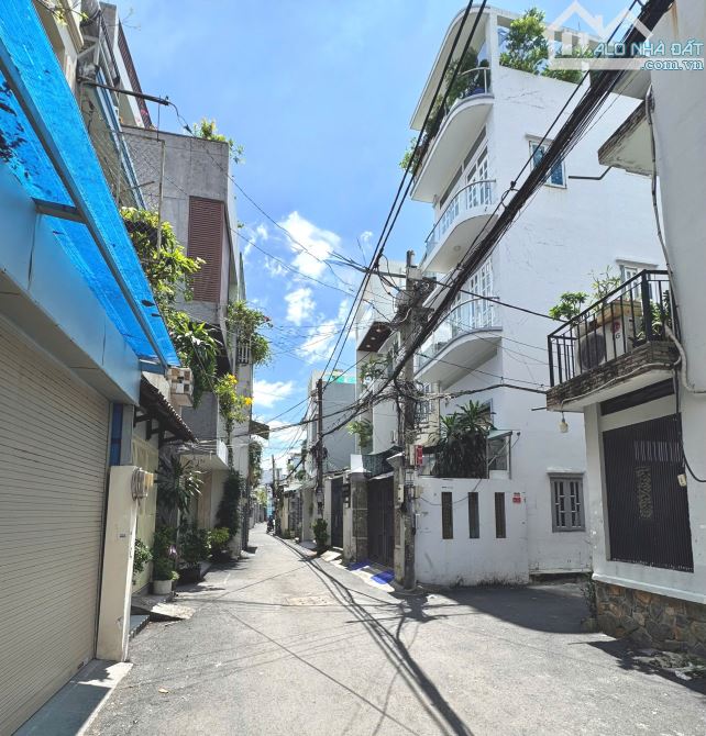 HIẾM, bán nhà 4Tầng (4.3 x 22) - 15m ra hẻm OTO TRÁNH giá chỉ 8.1tỷ - giáp ranh Phú Nhuận - 1