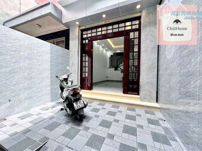 Bán nhà phố Cột Đèn - Dư Hàng sân cổng rộng, Oto cách nhà 10m cực nông - 1