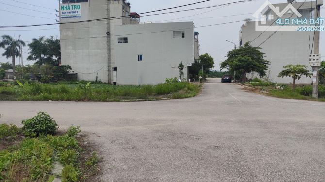 LÔ GÓC TẠI NGÃ TƯ  ĐẤT ĐẤU GIÁ ĐỒNG ÔNG ĐAN PHƯỢNG.VỈA HÈ, MẶT TIỀN RỘNG, Ô TÔ CHẠY QUANH - 1