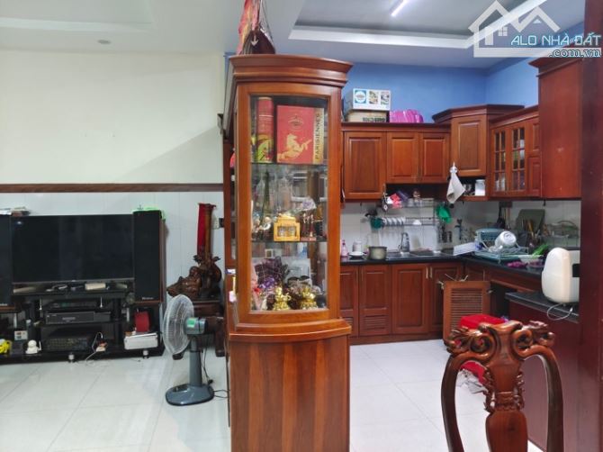 BÁN NHÀ CĂN GÓC Dương Đức Hiền, Tân Phú 2 tầng 70m2(6,3x11). Nhà đẹp ở ngay. Giá 7,7 tỷ - 1
