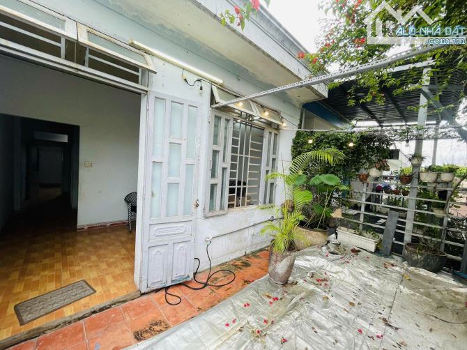 CHỦ GỞI BÁN NHÀ 1 TRỆT 1 LẦU PHƯỜNG ĐÔNG HÒA, ĐƯỜNG QL1K VÀO 150M, SỔ RIÊNG,THỔ CƯ 100% - 1