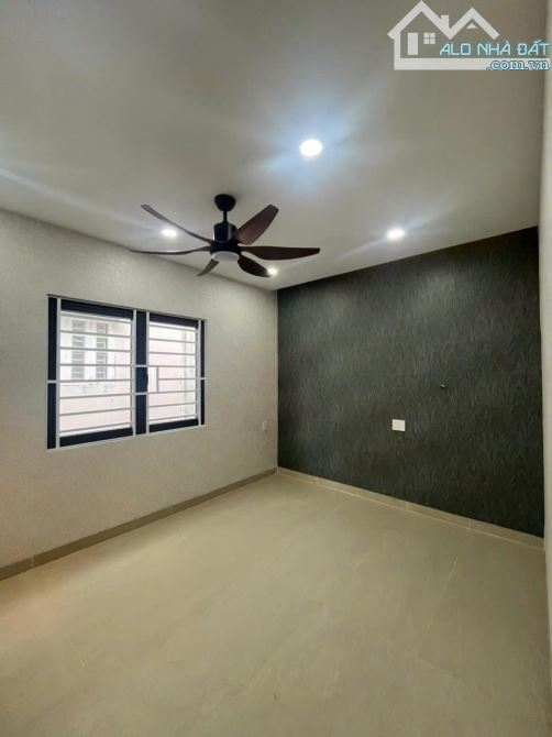 GẦN SIÊU THỊ EMART - SÁT MẶT TIỀN PHAN VĂN TRỊ, BÌNH THẠNH - HẺM OTO 4X15M - GIÁ 8.7 TỶ - 1
