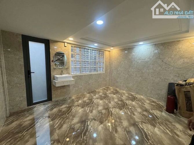 Bán nhà mặt tiền nguyễn tri phương – ngang trên 4m – sân rộng – xe hơi vào nhà – chỉ 18 tỷ - 1