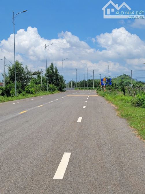 LÔ ĐẤT ĐẸP 2.5 HECTA MẶT TIỀN ĐƯỜNG CHÍNH DT992, LIỀN KỀ KCN ĐÁ BẠC, CÁCH CAO TỐC 10KM - 1