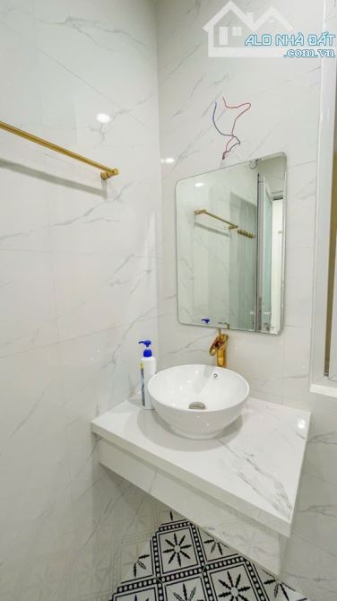 Bán nhà 4 tầng phường Tân Thuận Tây (xe hơi đỗ cửa); 5x9m; tiện ích đủ đầy; hoàn công đủ - 1