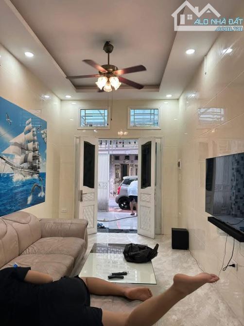 NHÀ VIP TRUNG TÂM HAI BÀ TRƯNG – 49M² – 3T – VỈA HÈ RỘNG – Ô TÔ ĐỖ CỬA – 2 THOÁNG – Ở SƯỚN - 1