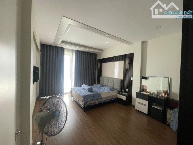 Nhà 6 tầng khu dân cư An Sương, 4x25m, đường 30m, giá 12.6 tỷ TL - 13