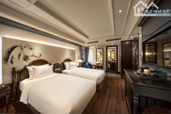 Chủ ngộp Bank giảm 50 tỷ - Khách sạn MP Hàng Bông 323m2, MT 9,5m - 90 Phòng - 310 tỷ