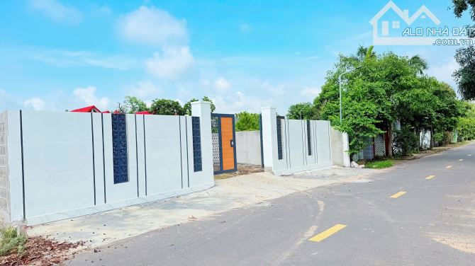 BÁN ĐẤT XÃ ĐẤT ĐỎ - TP HỒ CHÍ MINH; KHU TOÀN NHÀ VƯỜN BIỆT THỰ  ✅DT 987M2~1000M2-SẴN 200tc - 2