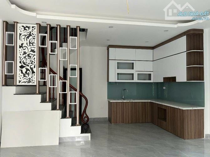 Chị Hoa GV nhờ bán nhà Tây Tựu 32m² x 5 tầng, ô tô đỗ cổng, gần ĐH Công Nghiệp - 2