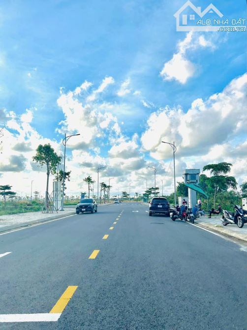 HÀNG HIẾM: LÔ ĐÔI CL 137 TRỤC 10M5 HƯỚNG ĐÔNG NAM SÁT THỊ TRẤN - 2