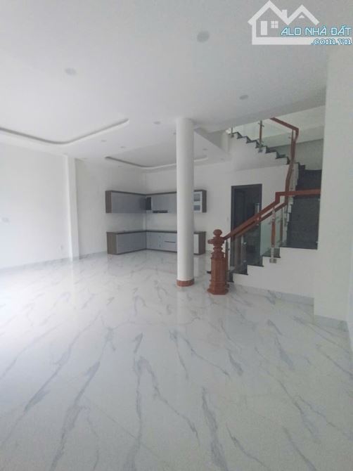 Nhà 3 tầng đẹp - Quận 2 – Ngang 7m, 6PN, gần Chợ Cây Xoài- Đường Lê Văn Thịnh – chỉ 6.3 tỷ - 2