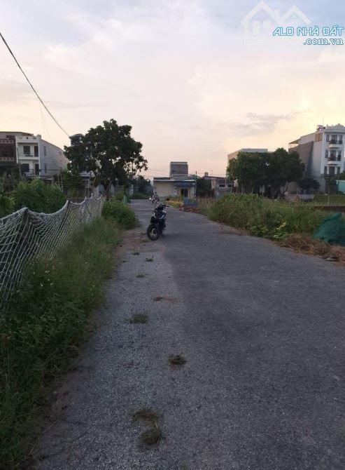 Chính chủ gửi bán lô đất trục chính Tái định cư đường dứa  Đằng Hả - 2