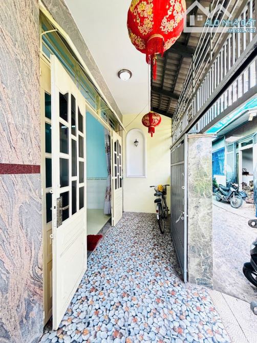 Bán Nhà  2 Mặt Tiền  Hẻm Hóc Môn- 78 M2 - 2Tầng - HXH Thông - Chỉ 3,1 Tỷ. - 2