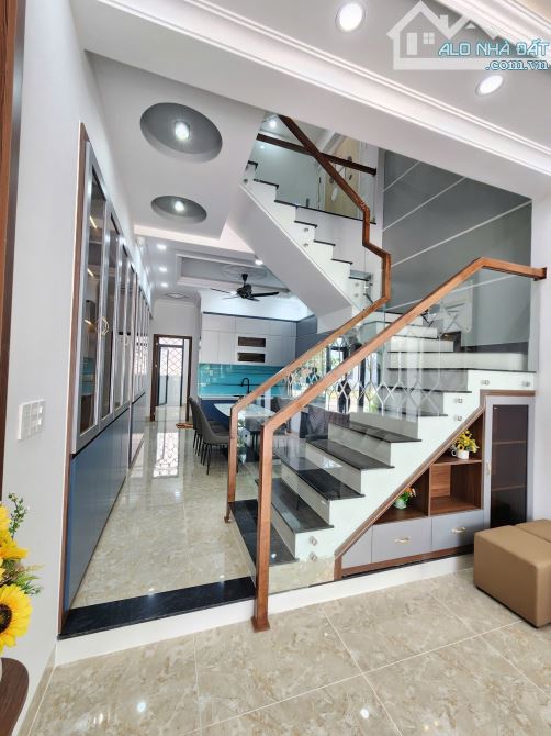 7,5Tỷ TL🔥Bán nhà Đúc 4Tấm Hoàn Công, sân ôtô_PN dưới, gần Tp.Thủ Đức, p.Bình An, Tp.Dĩ An - 2