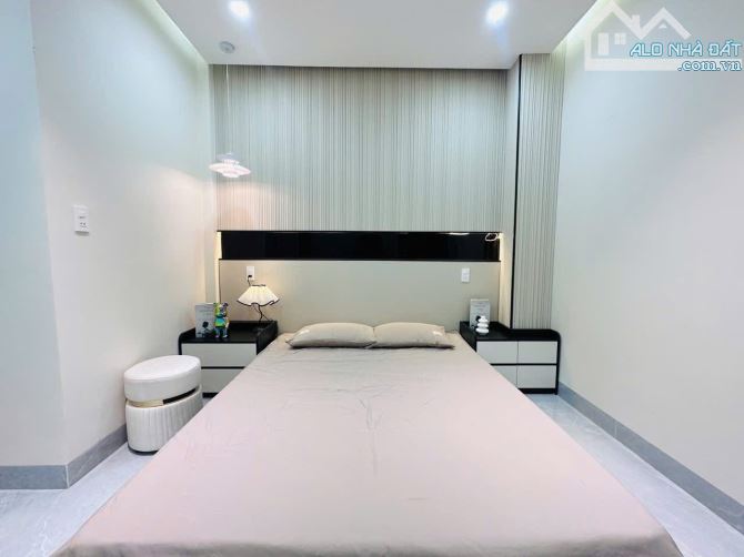 Nhà xây mới 3 tầng Hải Châu gần Sân bay , Cầu Rồng giá hơn 4ty - 2