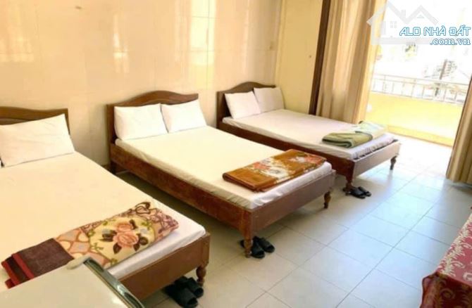 Bán nhà đang kinh doanh 4 tầng ngay Ga Huế kiệt ô tô Bùi Thị Xuân - 2