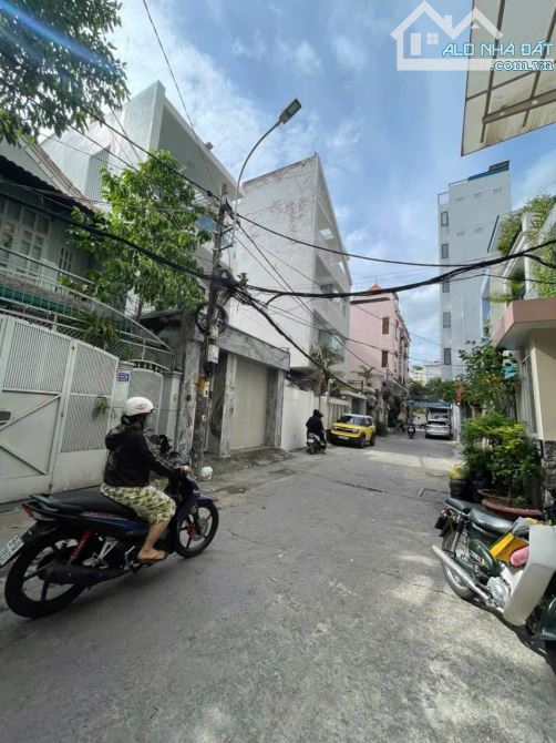 Bán nhà 2 MT hẻm 8m thông Nguyễn Cửu Vân p.17 Bình Thạnh, 5x20m, 2 Tầng, GPXD mới 6 Tầng - 2