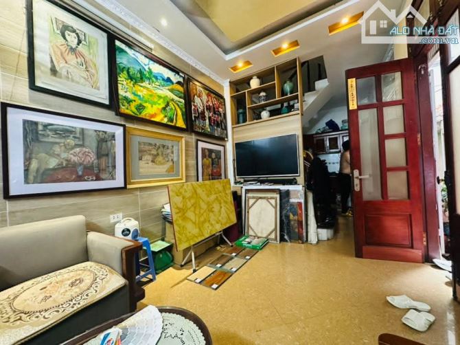Đống đa Tây Sơn nhà đẹp, gần phố, Mt rộng ở sướng 50m chỉ 8.2 tỷ - 2