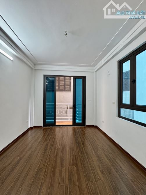 Bán nhà phố nguyễn đức cảnh lô góc 3 thoáng 27m2 4 tầng – ô tô 10m - Giá 6.15 tỷ - 2