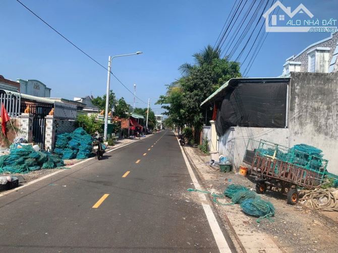 Bán đất gần bãi biển Lộc An ( Xã Phước Hải, TP HCM ) DT 10x20 full thổ cư, giá 2.9 tỷ - 2