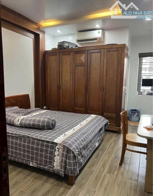 Nhà đẹp sát đường Hoàng Quốc Việt kéo dài - Lô góc 3 thoáng - ô tô đỗ cửa - 2