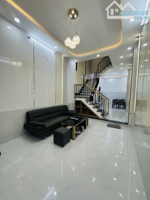 BÁN NHÀ MỚI 3 TẦNG PHẠM VĂN BẠCH, TÂN BÌNH – HẺM XE HƠI – 4PN – CHỈ 5.8 TỶ TL - 2