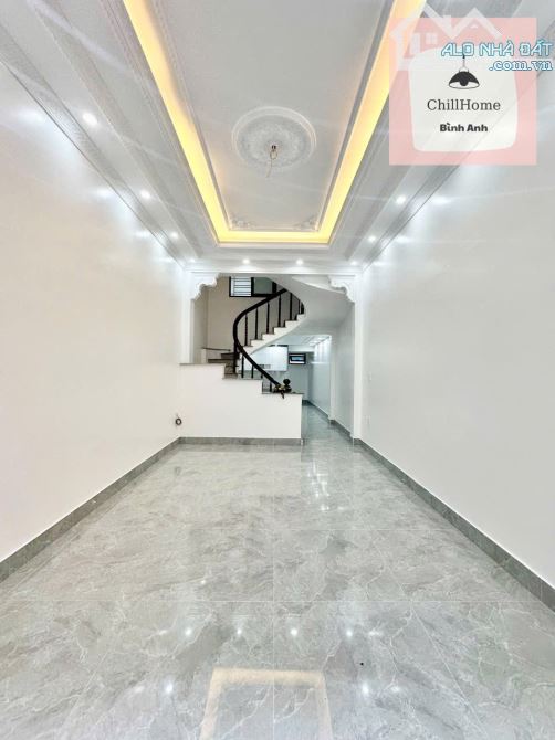 Bán nhà phố Cột Đèn - Dư Hàng sân cổng rộng, Oto cách nhà 10m cực nông - 2