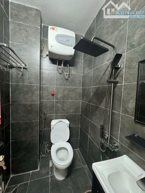 BÁN NHÀ PHÚC DIỄN CỰC HIẾM- Ô TÔ ĐỖ CỬA - DÂN XÂY SỊN SÒ - HAI MẶT THOÁNG - 7 PHÒNG SẴN Ở - 2