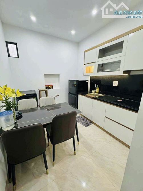 Trương Đinh 25m 2 tầng xây mới, thiết kế 2 PN 2 WC, giá hơn 2 tỷ